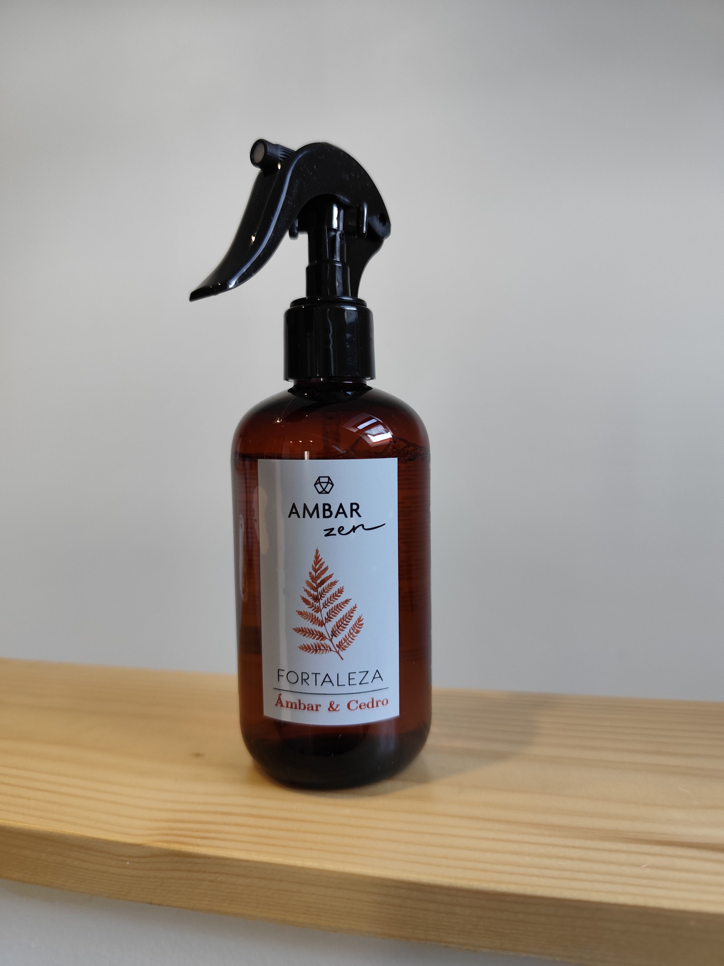 Parfum d'ambiance maison et tissus - Ambar - Ambre et Cèdre - 225 ml