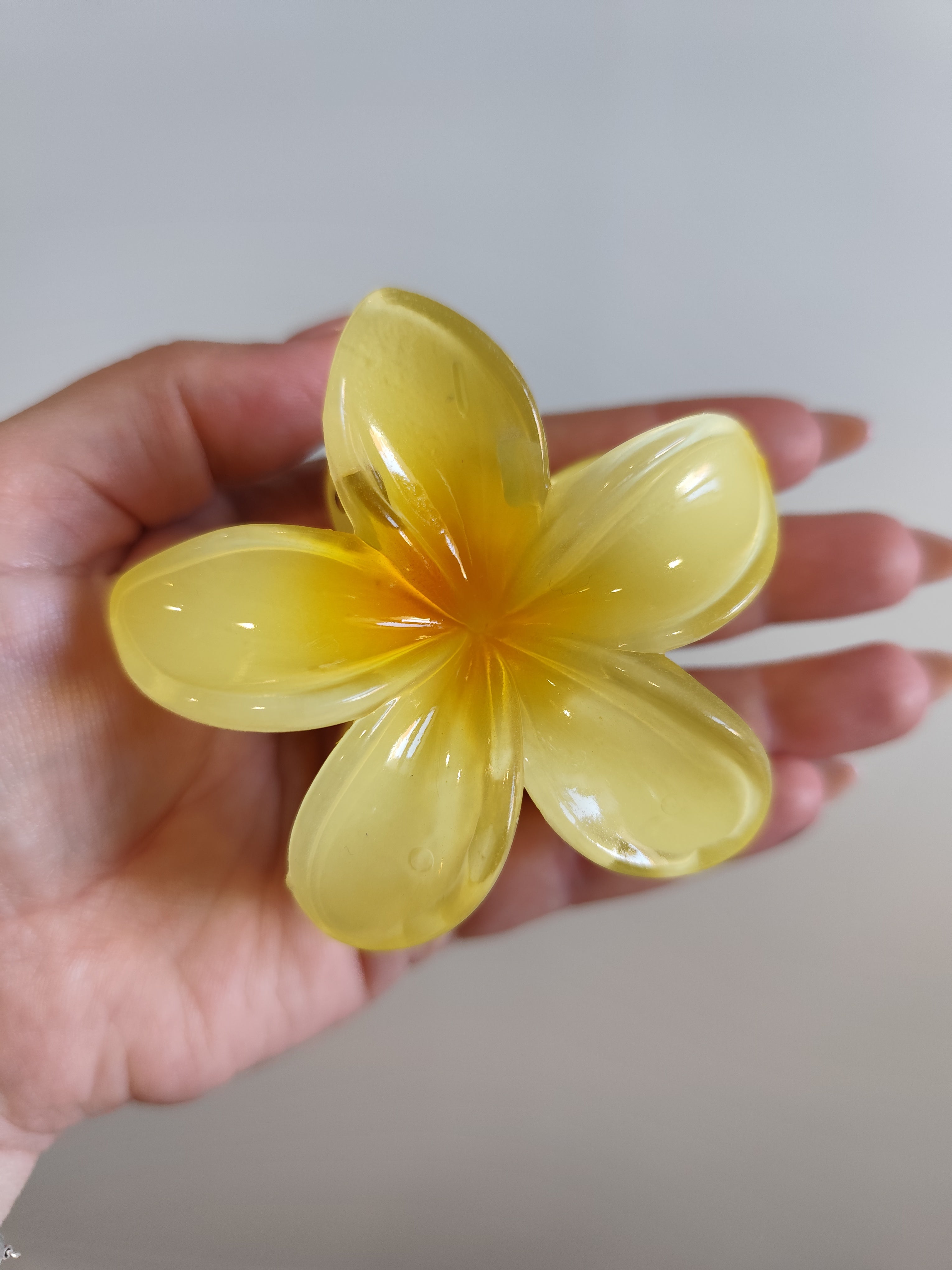 Pince à cheveux fleur de monoï – XL – 12 coloris
